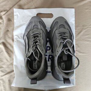 Grey Steve Madden Women's Possession Sneakers (size 9)
